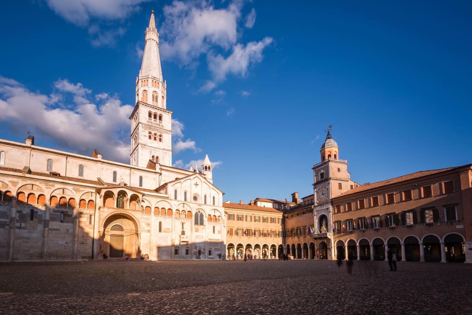 Appartamenti - Moderna - 500M Dal Duomo Modena Eksteriør billede